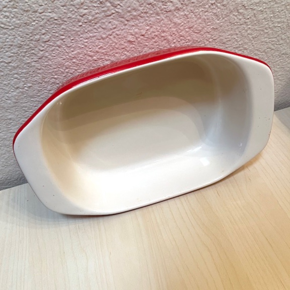 Chantal Baking Dish. Red/Cream 1 & 3/4 quart. 9 x 7 x 2 in. inner dimensions.